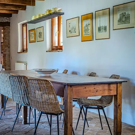 Fortified Borgo Among Friuli's Vineyards בית נופש *