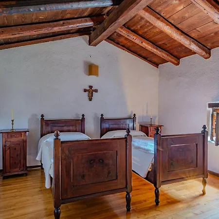 בית נופש Fortified Borgo Among Friuli's Vineyards