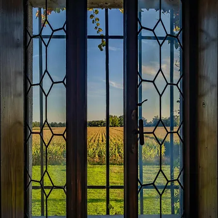בית נופש Fortified Borgo Among Friuli's Vineyards *